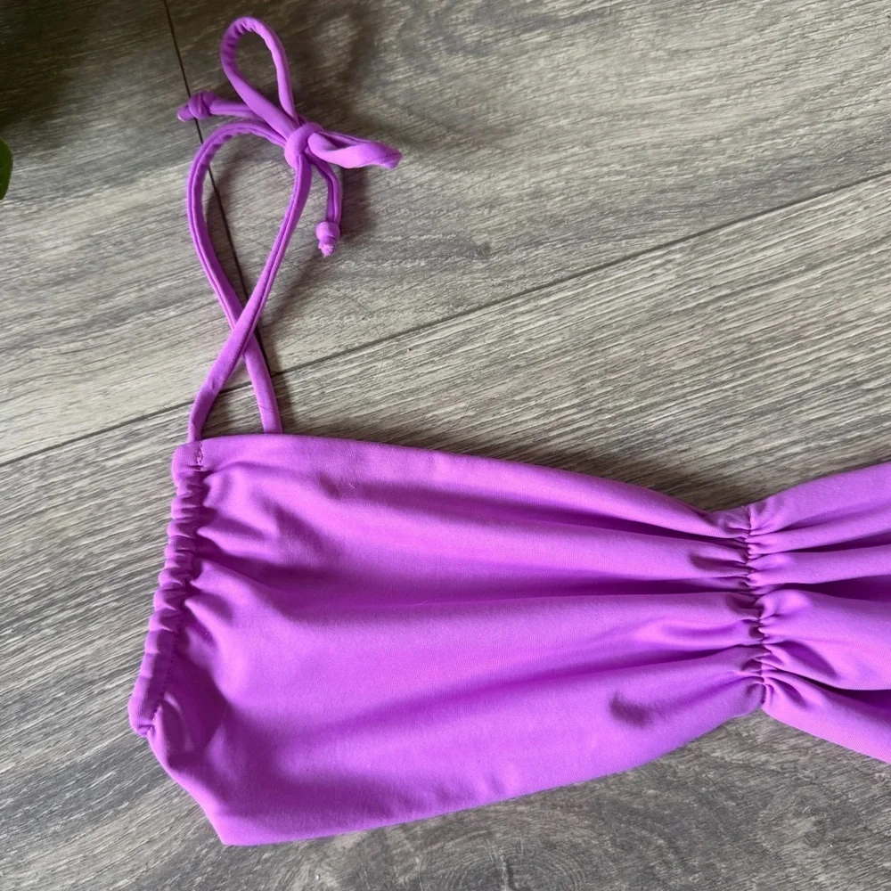 Frankie’s Bikinis “Foxy” Strappy Bandeau Bikini Top in Passionfruit. Size S